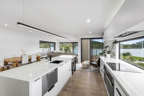Photo of property in 18 Admiral Drive, Cooks Beach, Whitianga, 3591