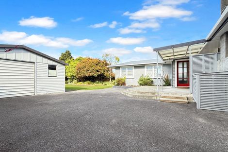 Photo of property in 44 Queenwood Road, Levin, 5510