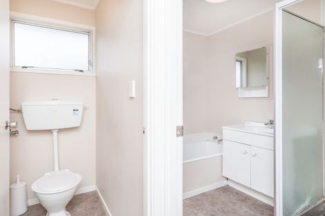 Photo of property in 1/62 Forest Road, Henderson, Auckland, 0612