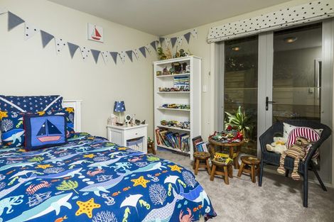 Photo of property in 22 Kiteroa Terrace, Rothesay Bay, Auckland, 0630