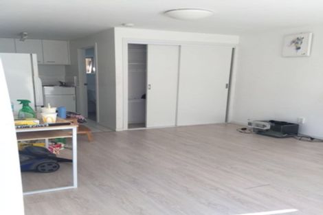 Photo of property in 2/70 Hogans Road, Glenfield, Auckland, 0629