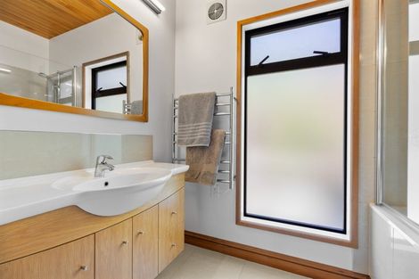 Photo of property in 2 The Cliffs, Britannia Heights, Nelson, 7010