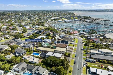 Photo of property in 42 Takutai Avenue, Half Moon Bay, Auckland, 2012
