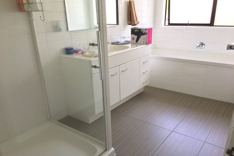 Photo of property in 103 Prince Regent Drive, Half Moon Bay, Auckland, 2012