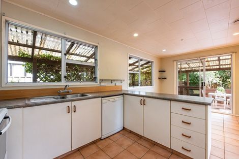 Photo of property in 12 Hollis Road, Paraparaumu Beach, Paraparaumu, 5032