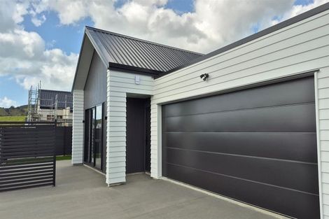 Photo of property in 62 Mataikokako Loop, Kawakawa Bay, 2585