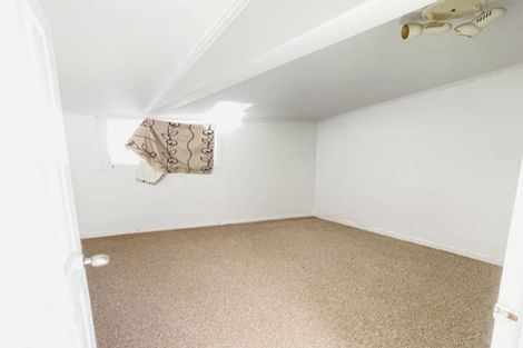 Photo of property in 16 Nan Place, Pakuranga Heights, Auckland, 2010