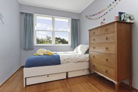 Photo of property in 39 Tahi Terrace, Glen Eden, Auckland, 0602