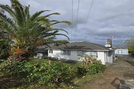 Photo of property in 3 Donovan Avenue, Massey, Auckland, 0614