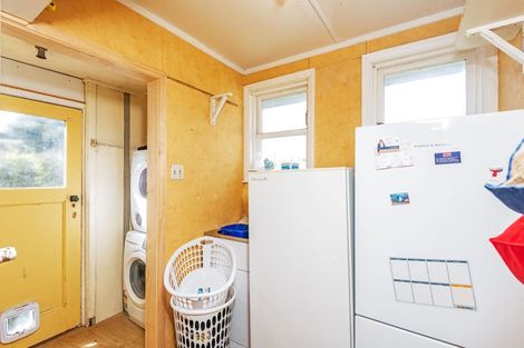 Photo of property in 1 Collins Crescent, Feilding, 4702