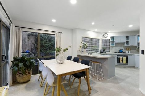 Photo of property in 19i Claremont Way, East Tamaki Heights, Auckland, 2016