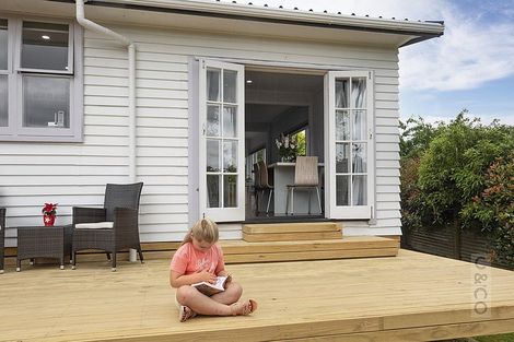 Photo of property in 16 Great North Road, Riverhead, 0820