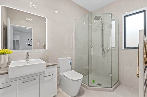 Photo of property in 8 Crossgar Road, Flat Bush, 2019