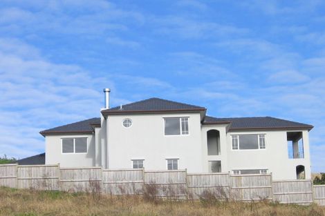 Photo of property in 11 Penwood Close, East Tamaki Heights, Auckland, 2016