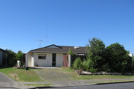 Photo of property in 2/180 Browns Road, Murrays Bay, Auckland, 0630