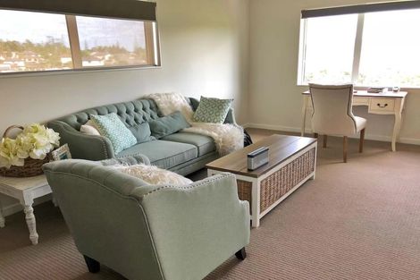 Photo of property in 113 Laurel Oak Drive, Schnapper Rock, Auckland, 0632