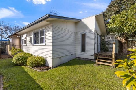 Photo of property in 71b Red Beach Road, Red Beach, 0932