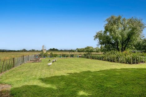 Photo of property in 2162 State Highway 16, Helensville, 0875