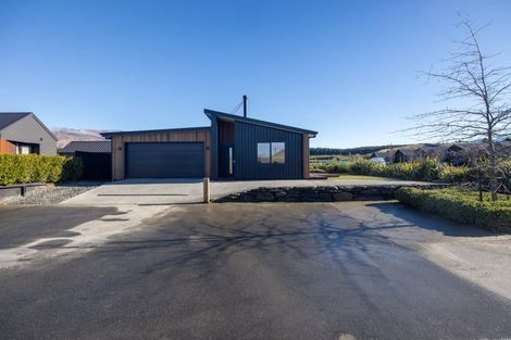 Photo of property in 3 Mount Prospect Lane, Wanaka, 9305