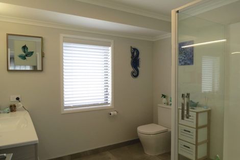 Photo of property in 44 Victoria Street, Coromandel, 3506