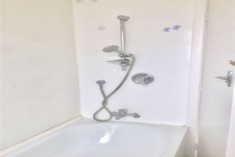 Photo of property in 2/79 Rimu Street, New Lynn, Auckland, 0600