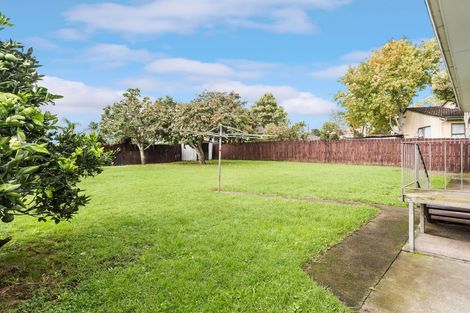 Photo of property in 1/62 Forest Road, Henderson, Auckland, 0612