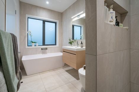 Photo of property in 35 Queen Street, Mount Victoria, Wellington, 6011