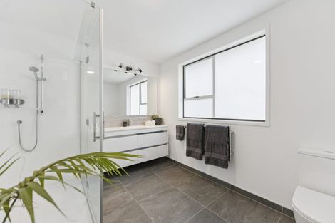 Photo of property in 3/4 Frater Avenue, Milford, Auckland, 0620