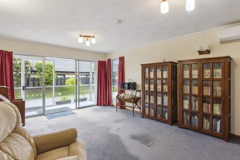 Photo of property in 18 Rewarewa Crescent, Waikanae, 5036