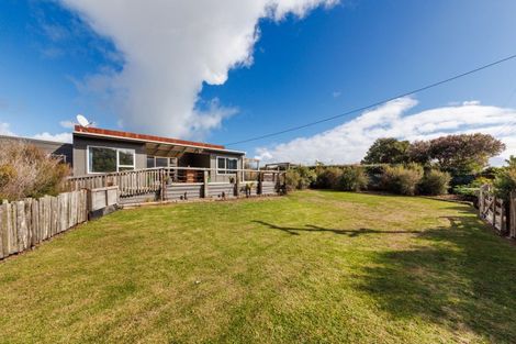 Photo of property in 1927 Parewanui Road, Parewanui, Bulls, 4894