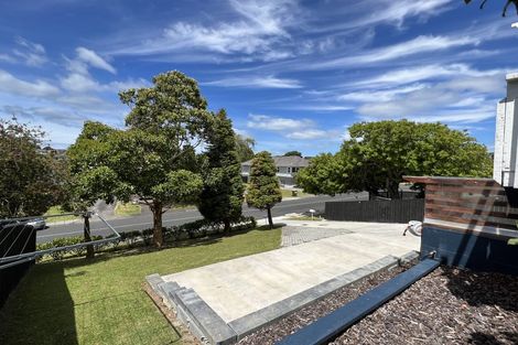Photo of property in 27 Halberg Street, Glenfield, Auckland, 0629