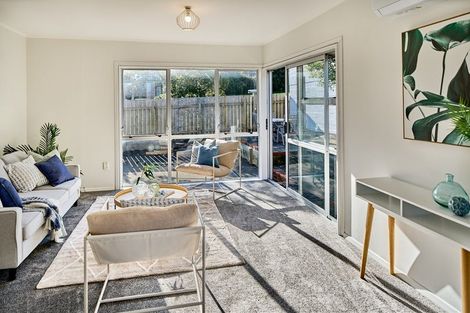 Photo of property in 38a Victory Crescent, Tawa, Wellington, 5028