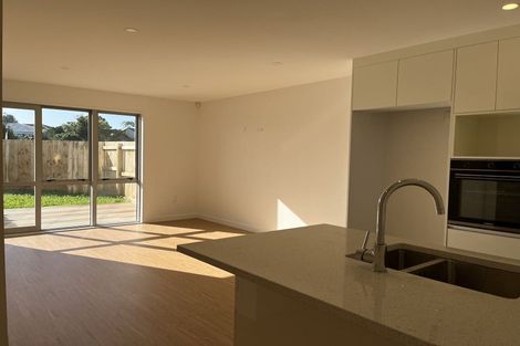 Photo of property in 11e Reid Road, New Lynn, Auckland, 0600