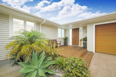 Photo of property in 23 Infidel Place, Torbay, Auckland, 0630