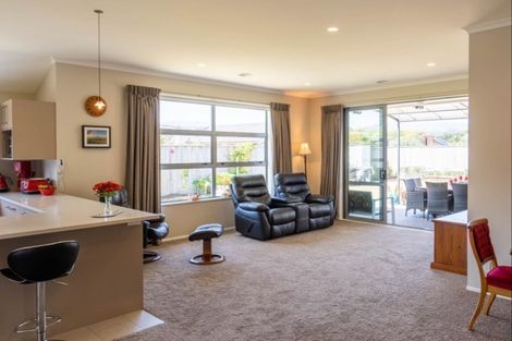 Photo of property in 4 Petrel Close, Paraparaumu Beach, Paraparaumu, 5032