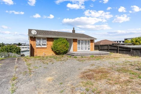 Photo of property in 69 Arimu Road, Papakura, 2110