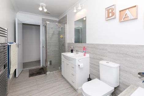 Photo of property in 72 Forest Lake Road, Forest Lake, Hamilton, 3200