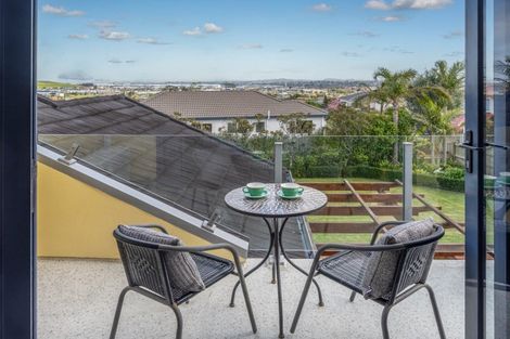 Photo of property in 49 Westerham Drive, Dannemora, Auckland, 2016