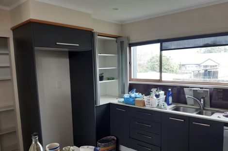 Photo of property in 2 Gilchrist Place, Cambridge, 3434