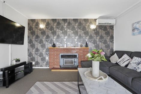 Photo of property in 21 Parrs Cross Road, Henderson, Auckland, 0612