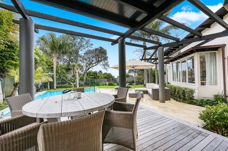 Photo of property in 2/2 Clifton Road, Hauraki, Auckland, 0622