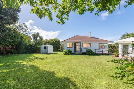 Photo of property in 8 Boler Place, New Lynn, Auckland, 0600
