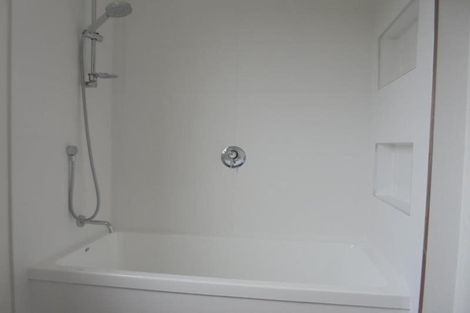 Photo of property in 25 Putnam Street, Northland, Wellington, 6012