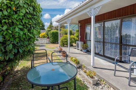 Photo of property in 38 Kapanui Road, Waikanae, 5036