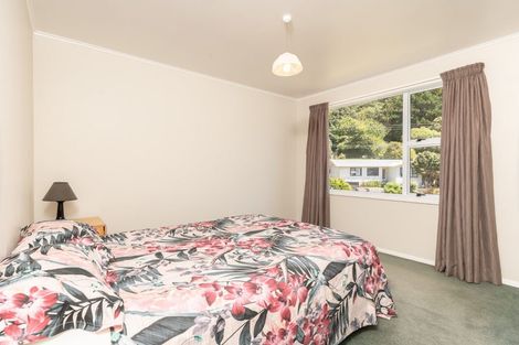Photo of property in 28 Franklyn Road, Tawa, Wellington, 5028