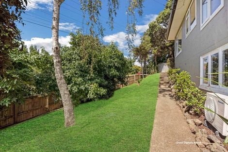 Photo of property in 2 Fairmount Road, Titirangi, Auckland, 0604