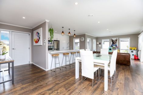 Photo of property in 3 Keene Drive, Bell Block, New Plymouth, 4312