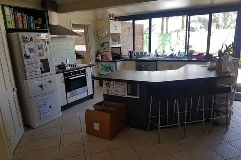 Photo of property in 8 Himalaya Drive, Half Moon Bay, Auckland, 2012