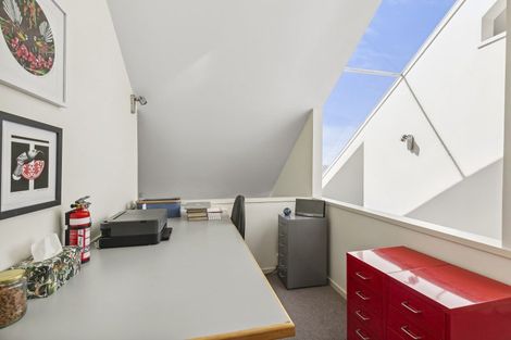 Photo of property in 7 Selkirk Way, Karori, Wellington, 6012