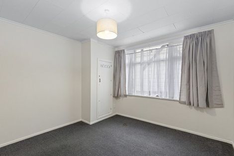 Photo of property in 87 Queens Drive, Lyall Bay, Wellington, 6022